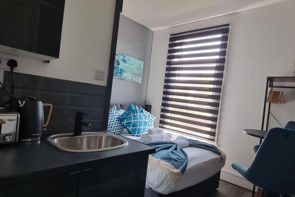 Modern 1Bedroom Studio In London Center 외부 사진